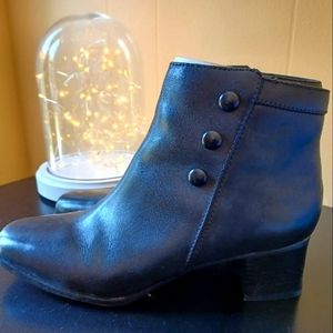 CROFT & BARROW Victorian Style Leather Booties